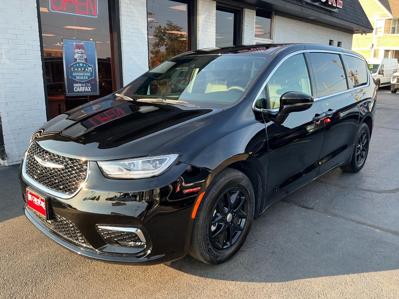 Chrysler Pacifica Select FWD 2025