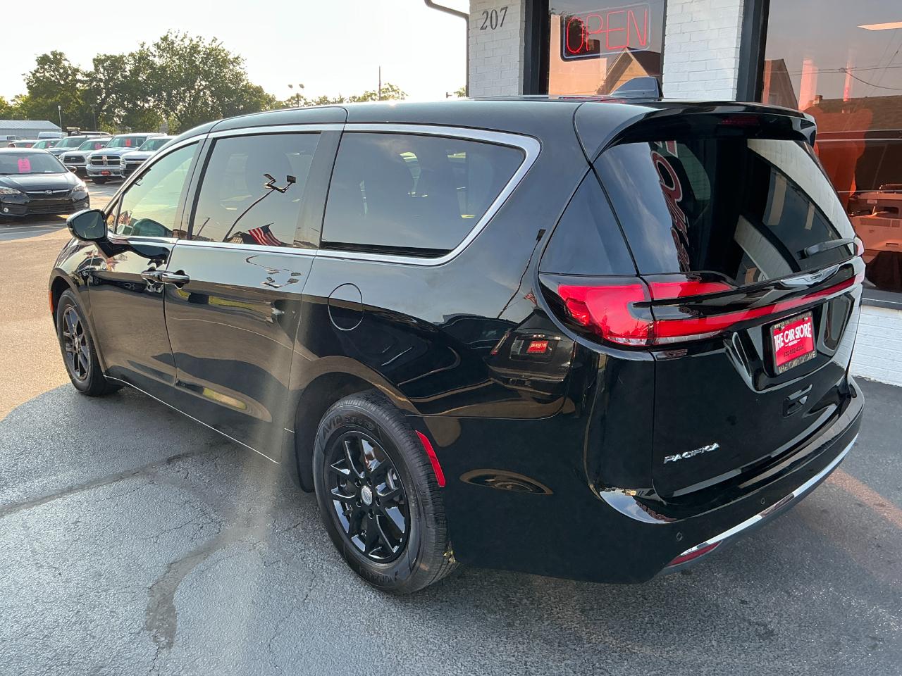 Chrysler Pacifica Select FWD 2025