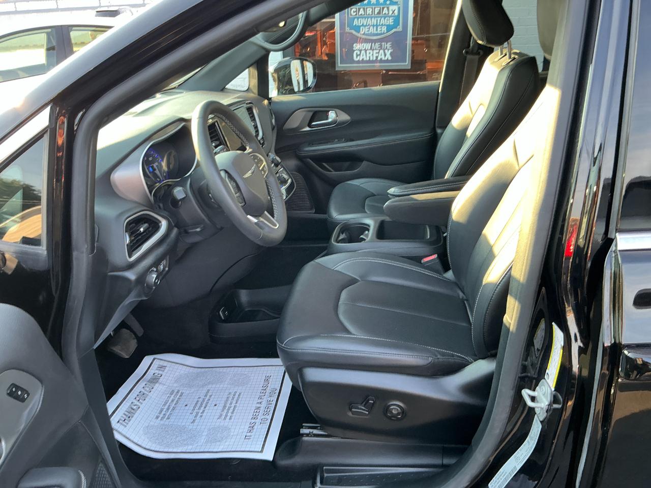 Chrysler Pacifica Select FWD 2025