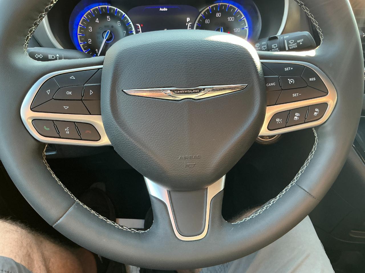 Chrysler Pacifica Select FWD 2025