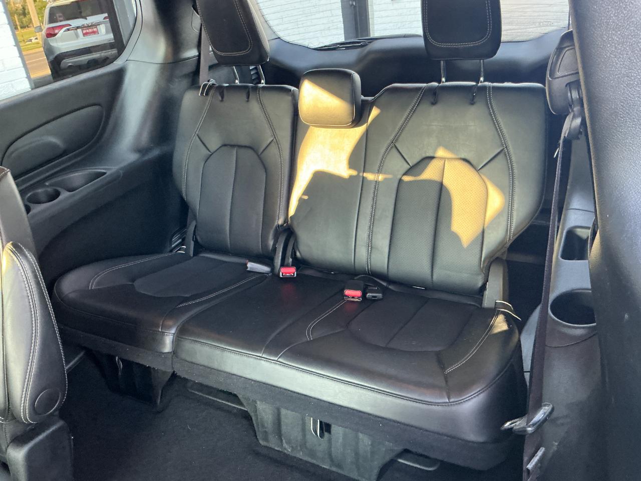 Chrysler Pacifica Select FWD 2025