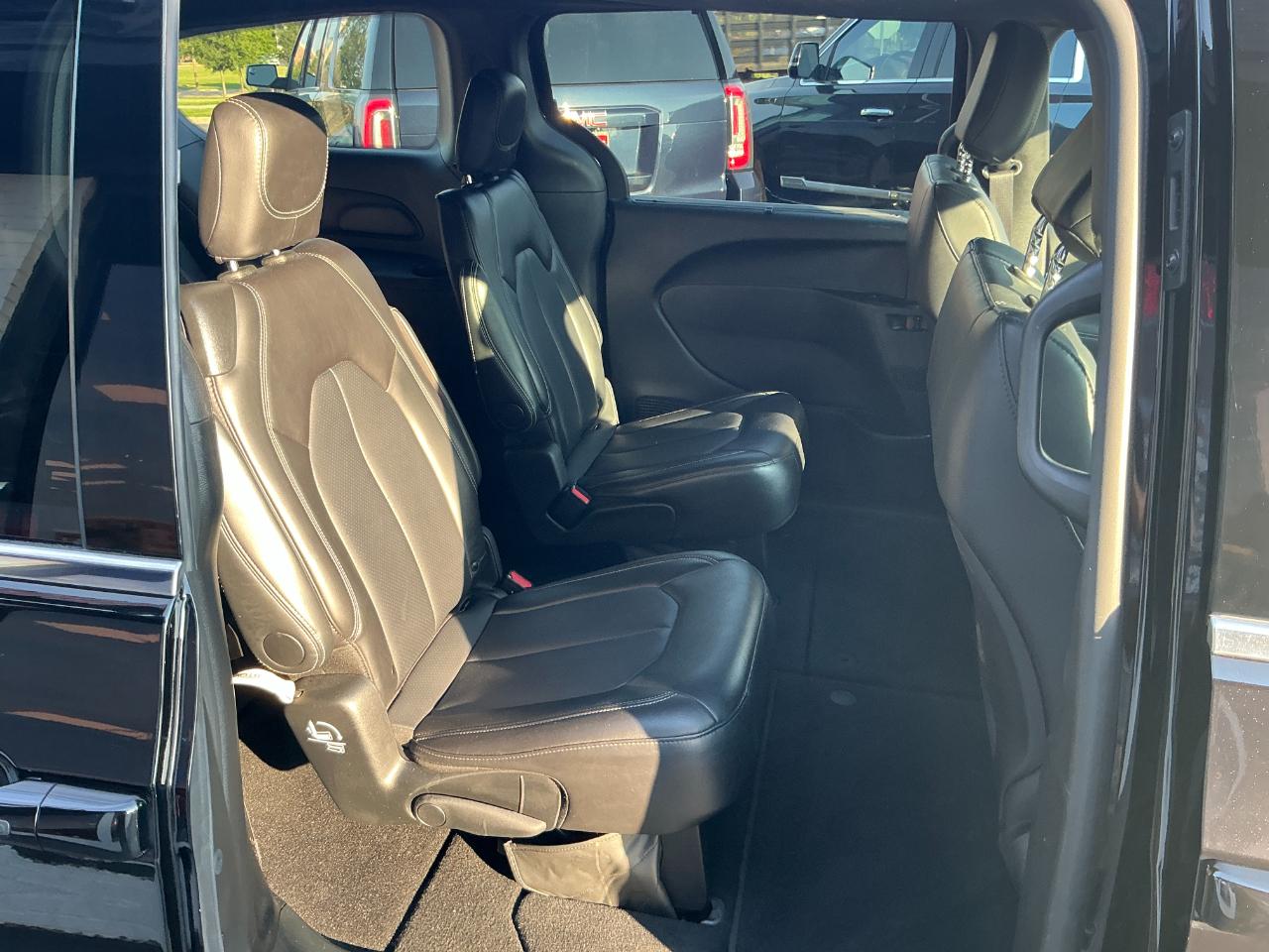 Chrysler Pacifica Select FWD 2025