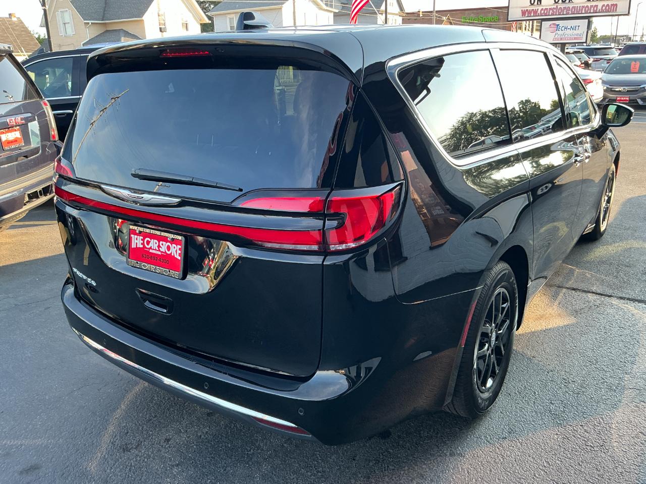 Chrysler Pacifica Select FWD 2025