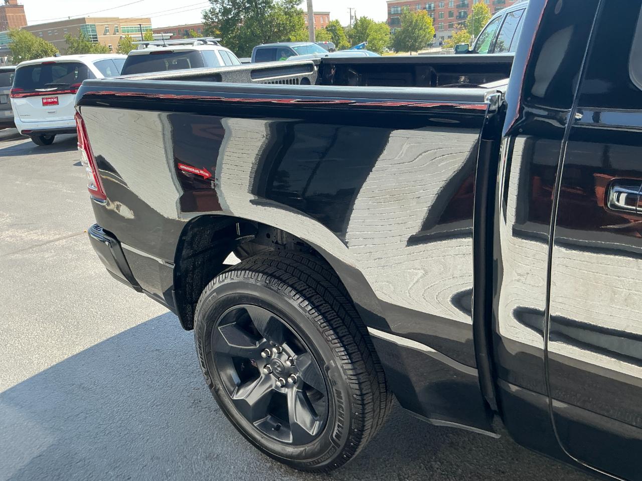 RAM 1500 Big Horn/Lone Star 4x4 Crew Cab 5'7" Box 2019