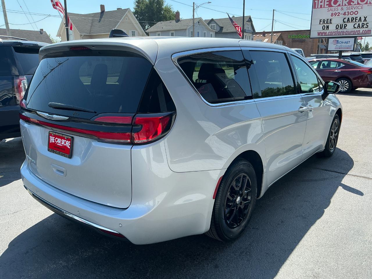 Chrysler Pacifica Touring L FWD 2024