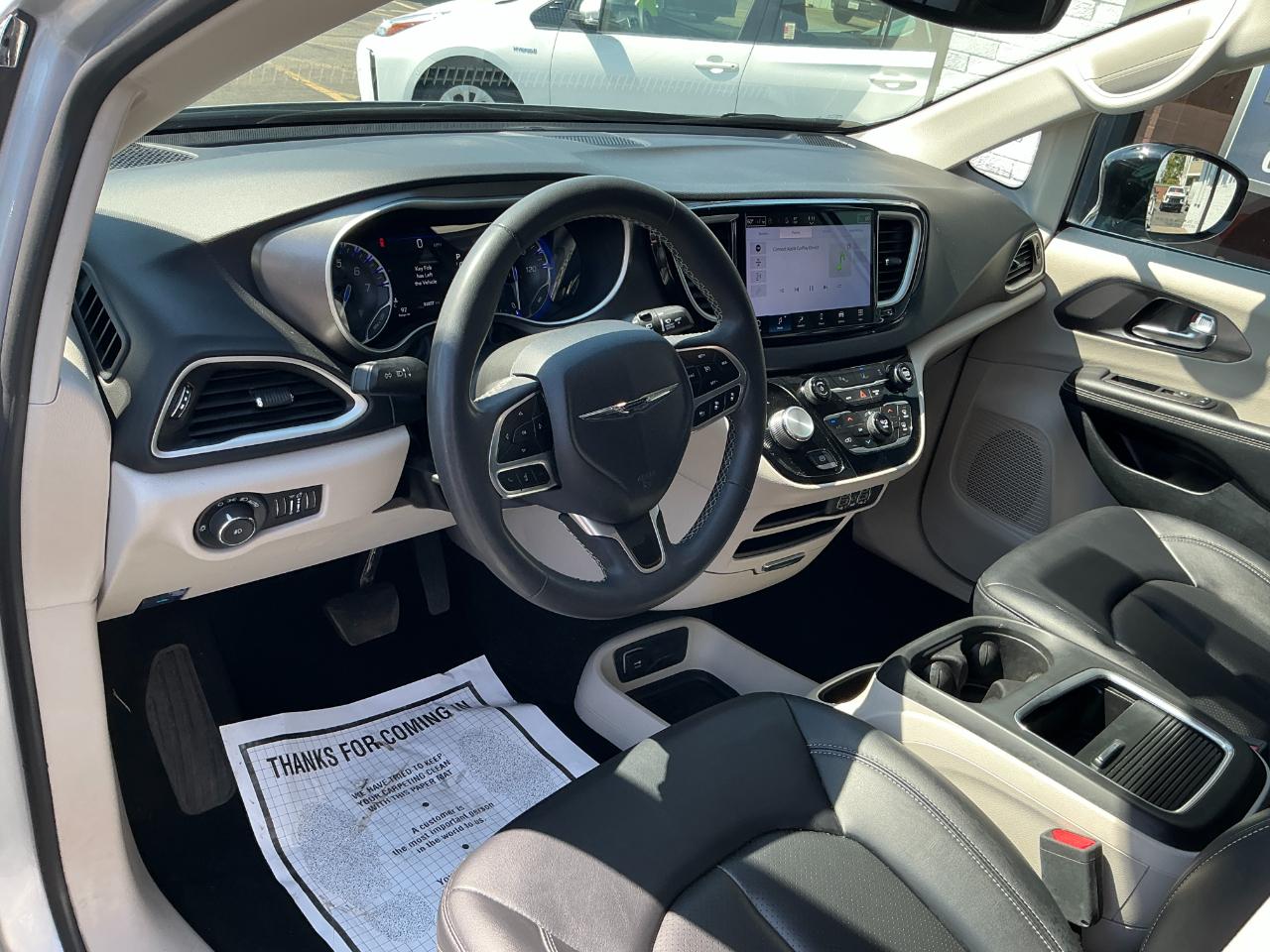 Chrysler Pacifica Touring L FWD 2024