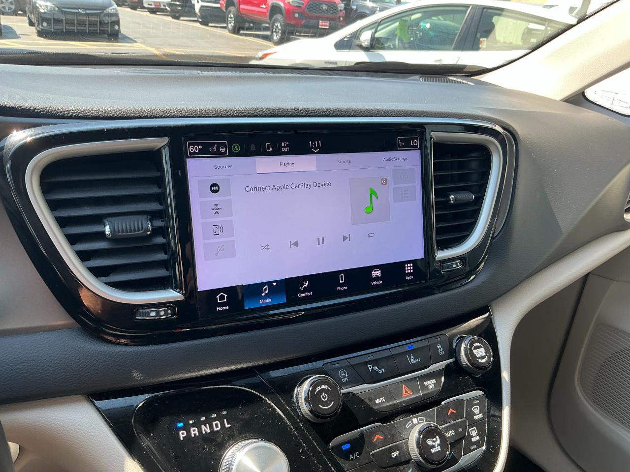 Chrysler Pacifica Touring L FWD 2024