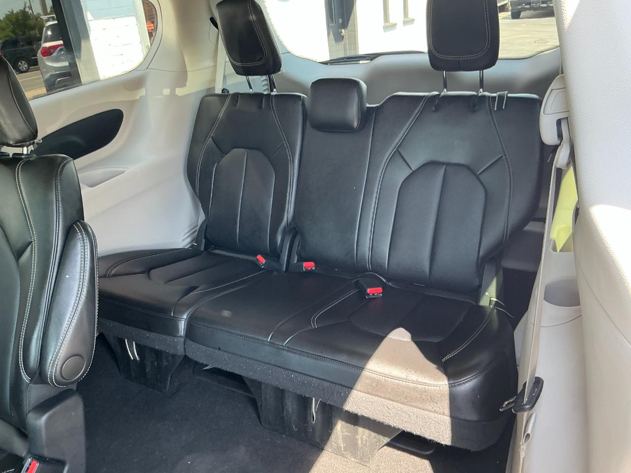 Chrysler Pacifica Touring L FWD 2024