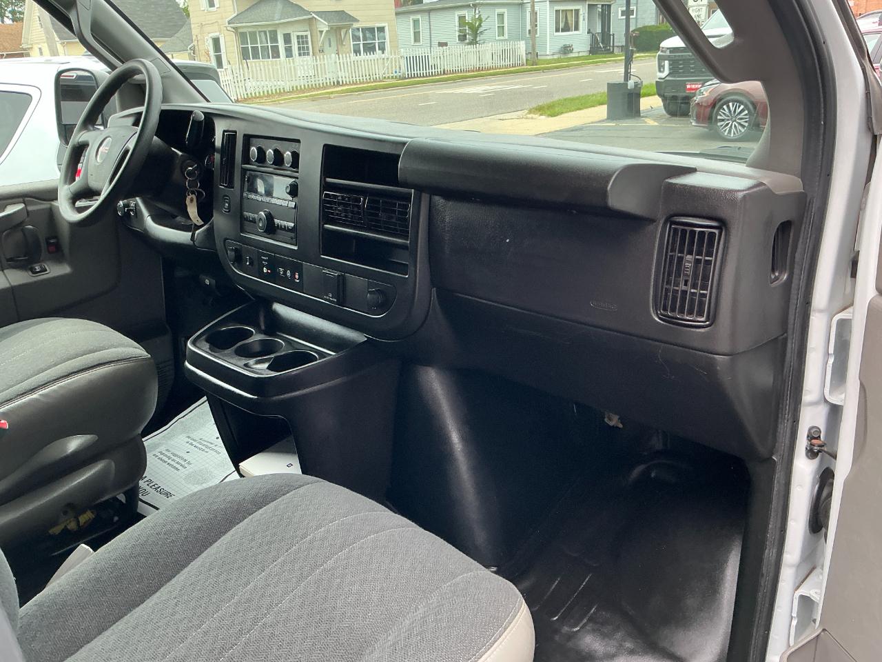 GMC Savana Cargo Van RWD 2500 135" 2020