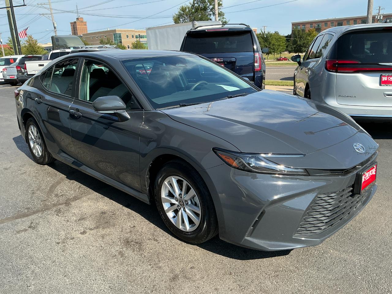 Toyota Camry LE (Natl) 2025