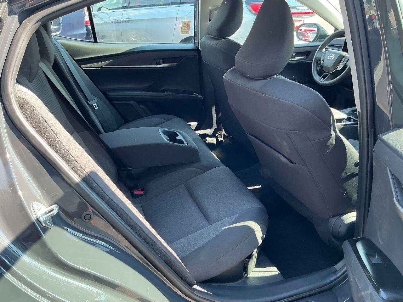 Toyota Camry LE (Natl) 2025