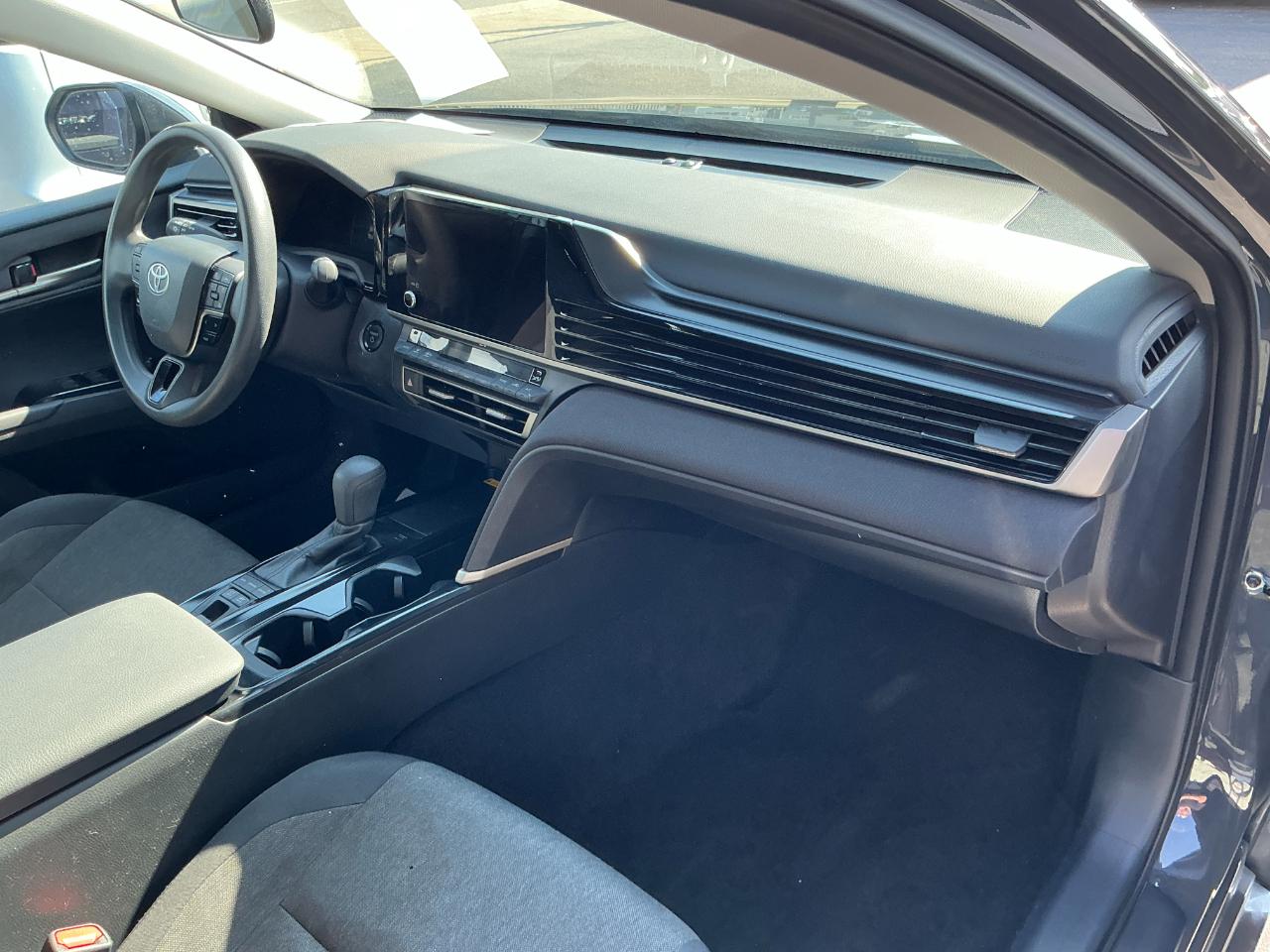 Toyota Camry LE (Natl) 2025