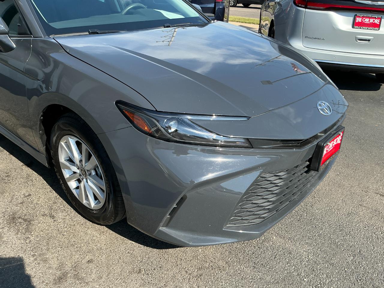 Toyota Camry LE (Natl) 2025