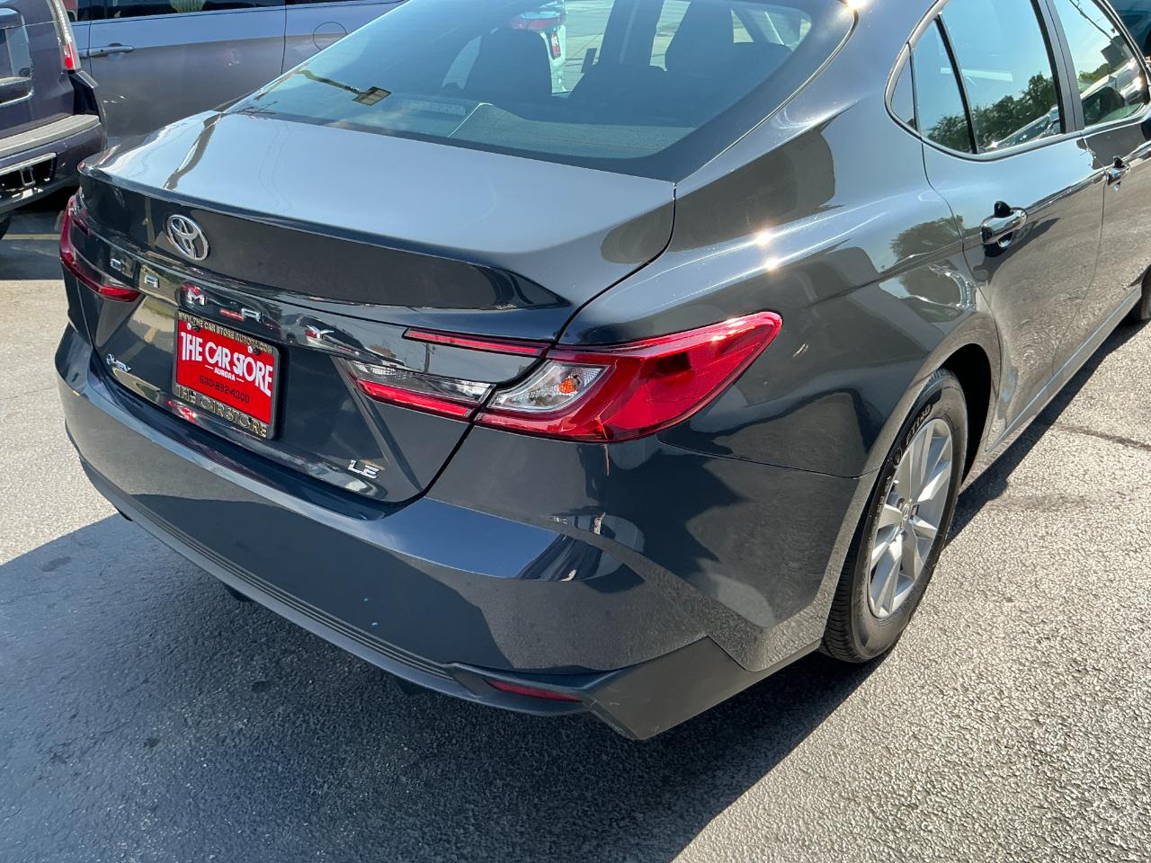 Toyota Camry LE (Natl) 2025