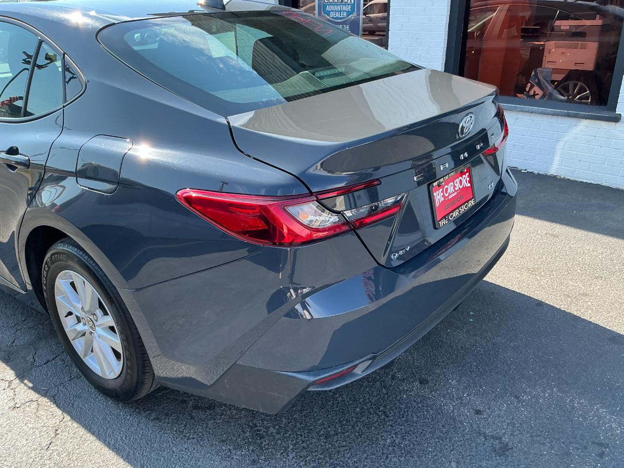 Toyota Camry LE (Natl) 2025