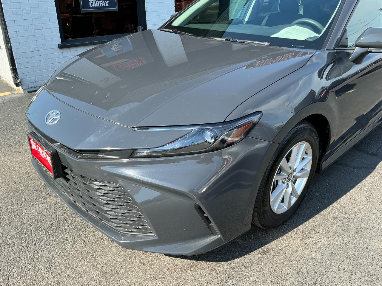 Toyota Camry LE (Natl) 2025