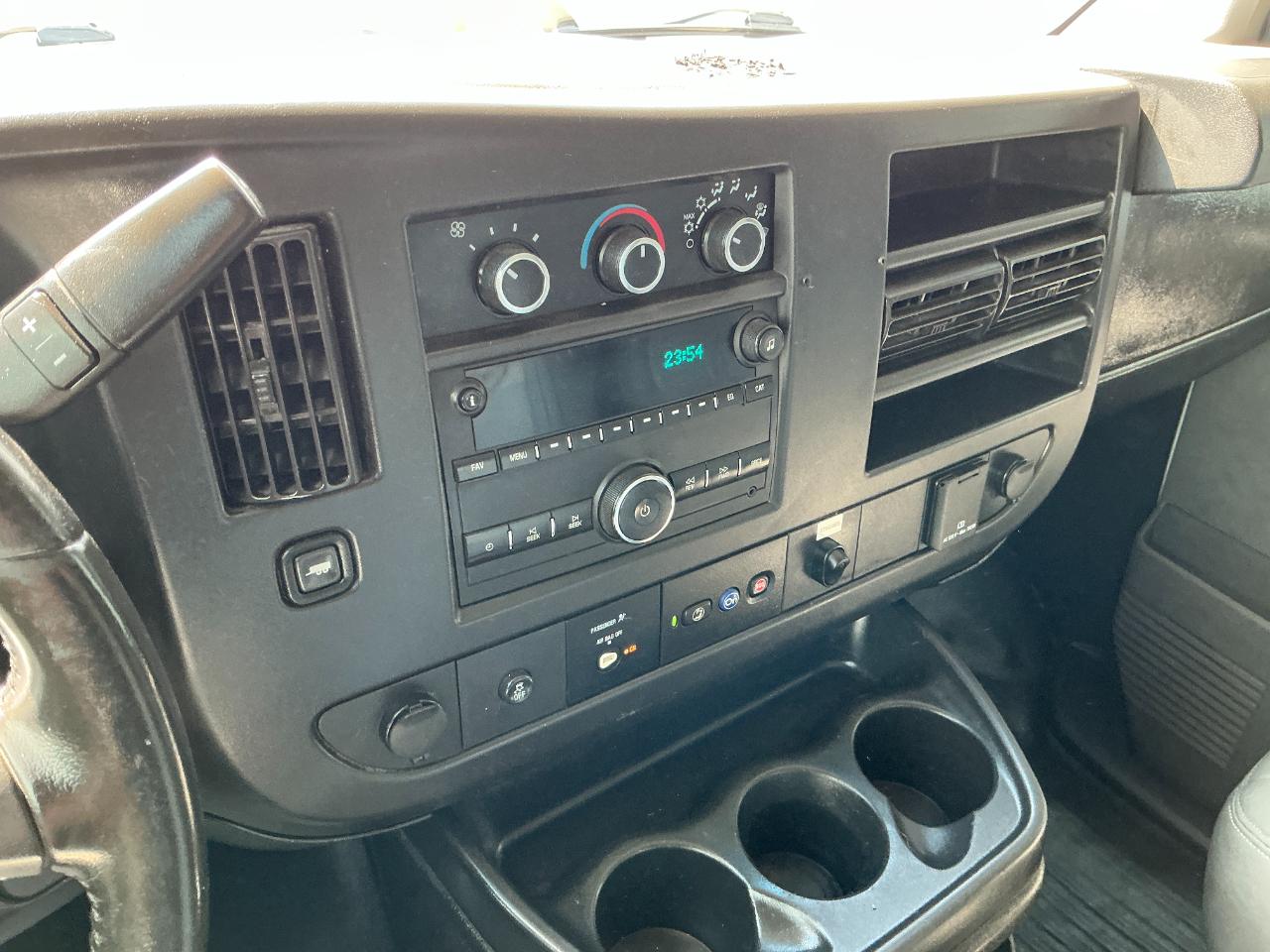 Chevrolet Express Commercial Cutaway 3500 Van 139" 2021