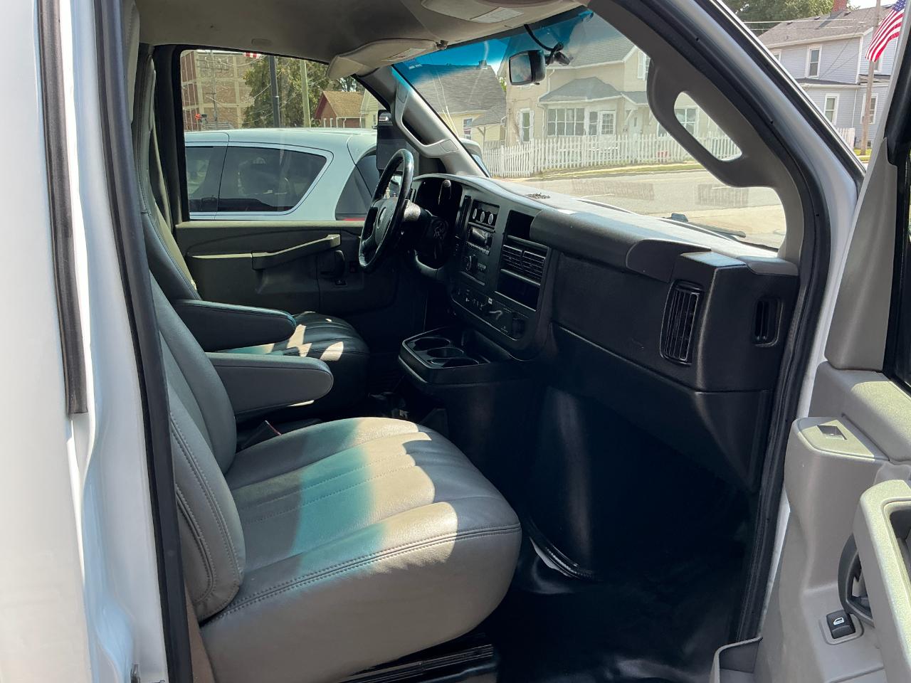 Chevrolet Express Commercial Cutaway 3500 Van 139" 2021