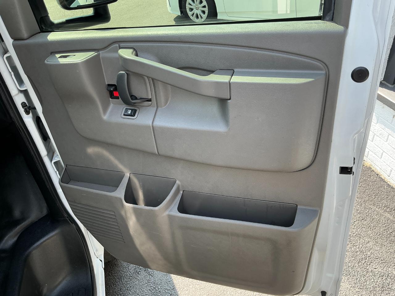 Chevrolet Express Commercial Cutaway 3500 Van 139" 2021