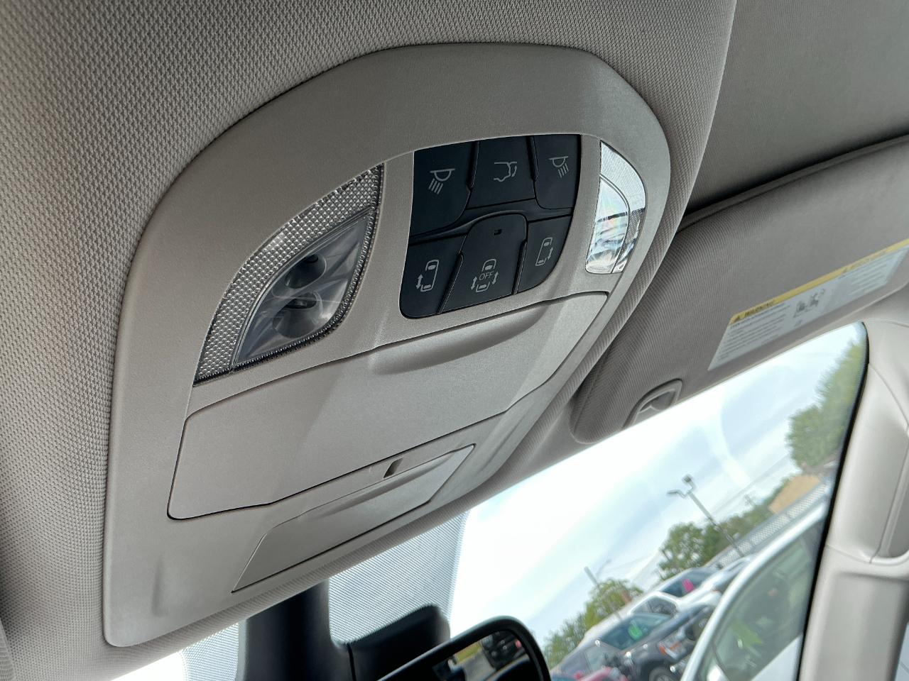 Chrysler Pacifica Touring L FWD 2024