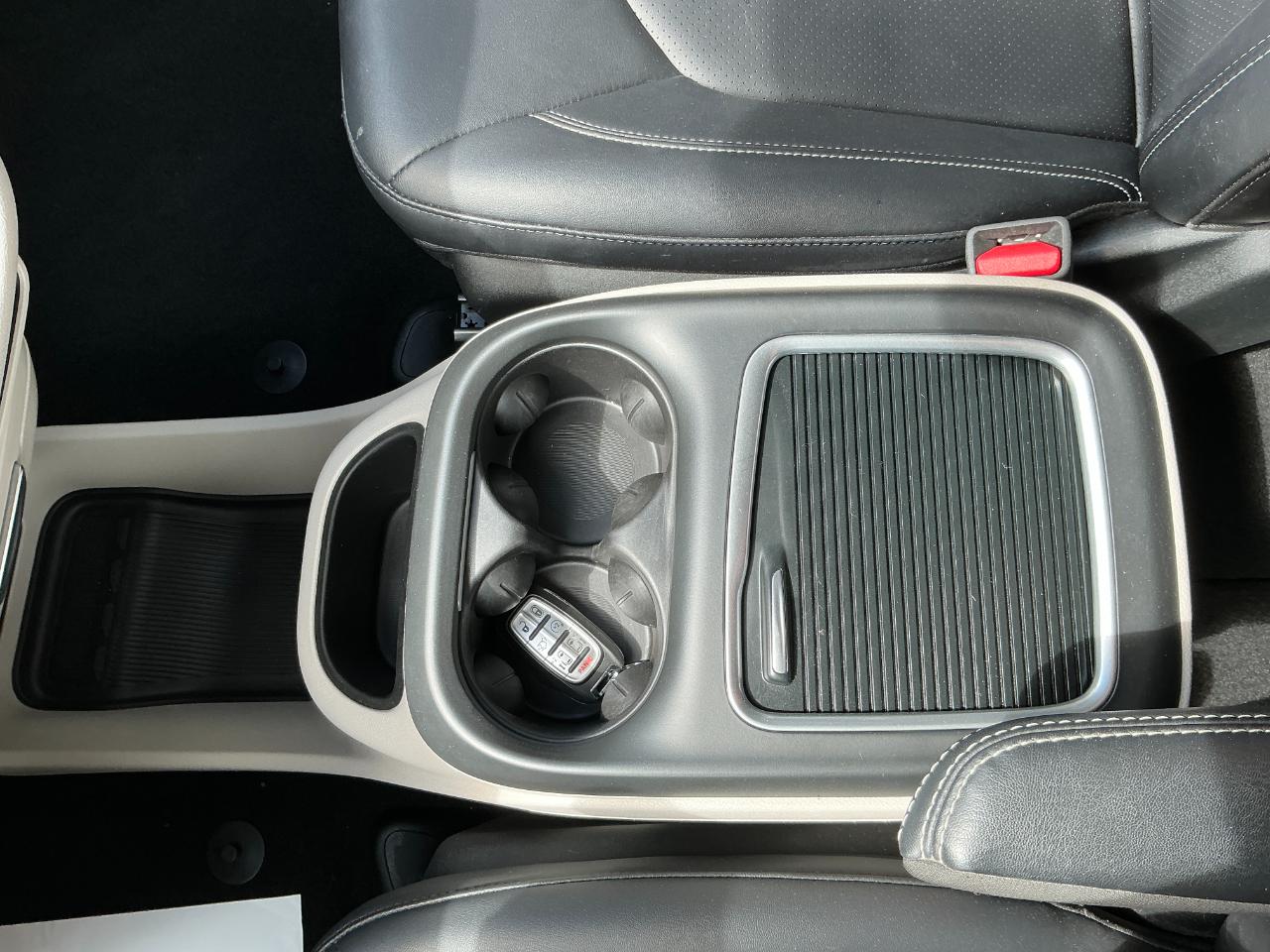 Chrysler Pacifica Touring L FWD 2024