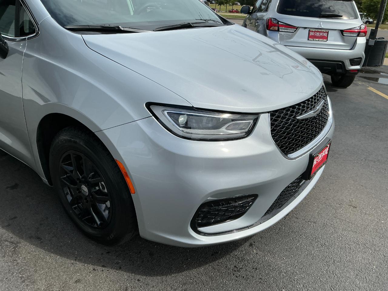 Chrysler Pacifica Touring L FWD 2024
