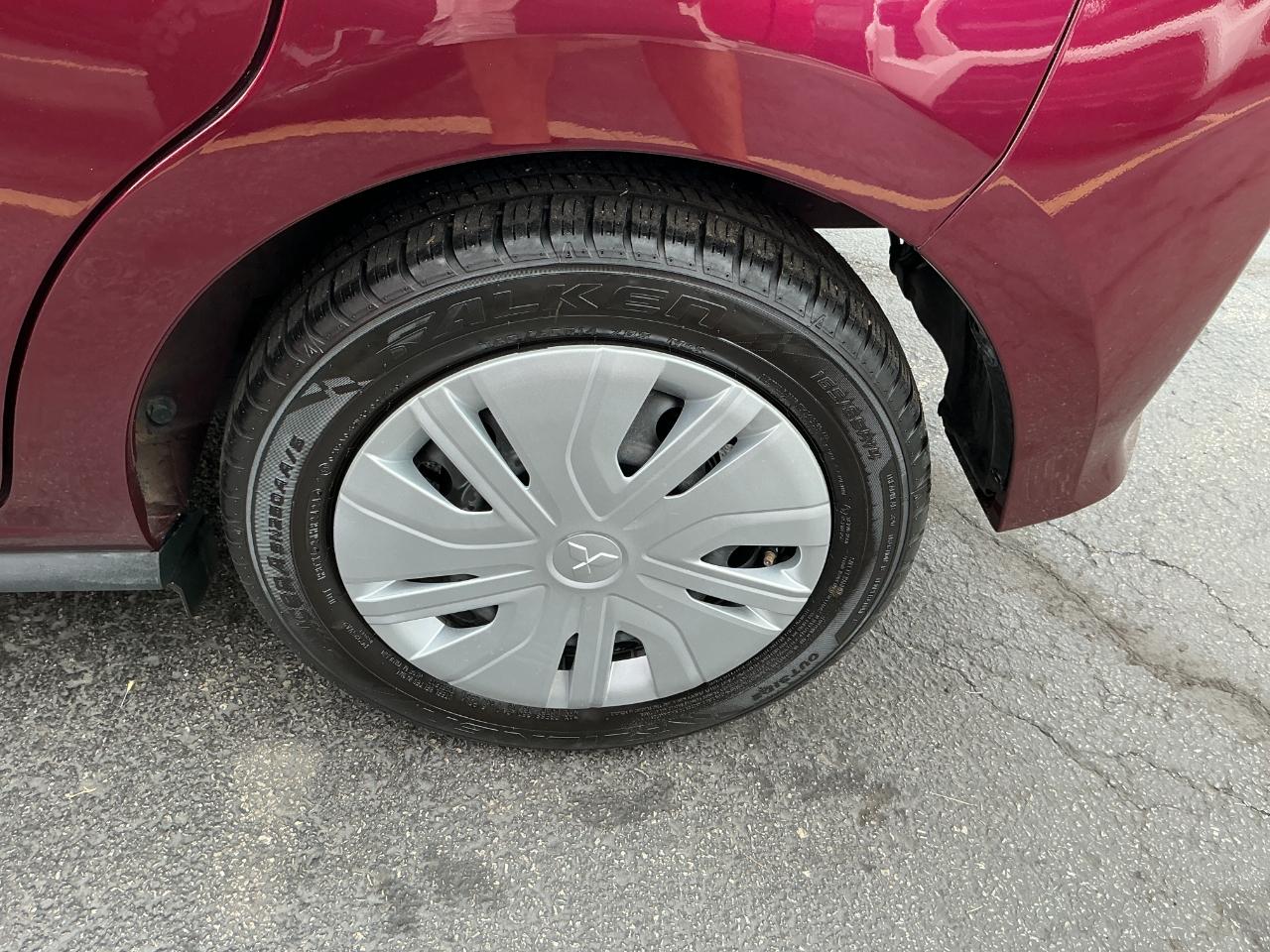 Mitsubishi Mirage ES CVT 2024