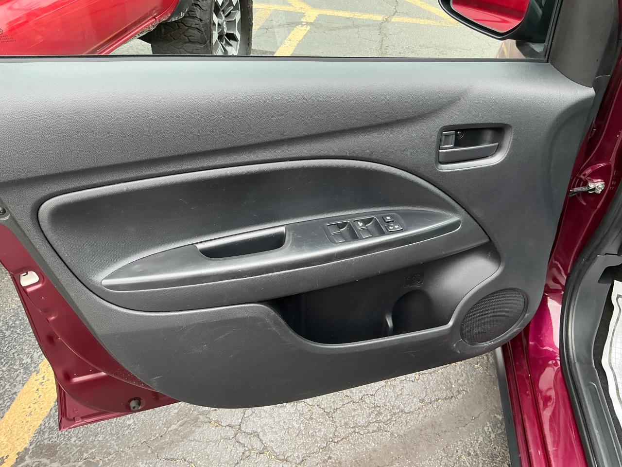 Mitsubishi Mirage ES CVT 2024