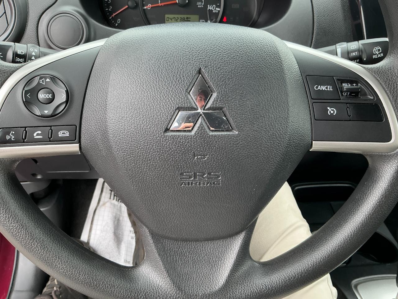 Mitsubishi Mirage ES CVT 2024