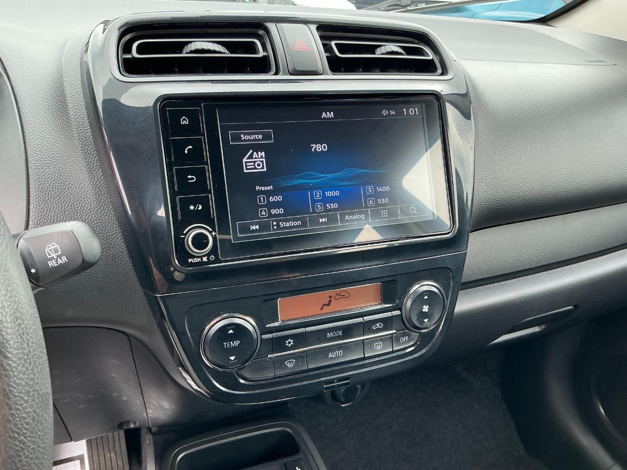 Mitsubishi Mirage ES CVT 2024