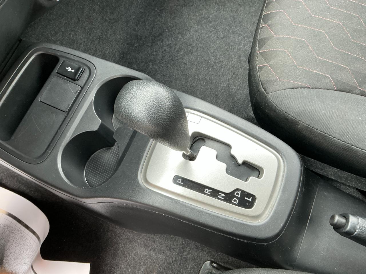 Mitsubishi Mirage ES CVT 2024