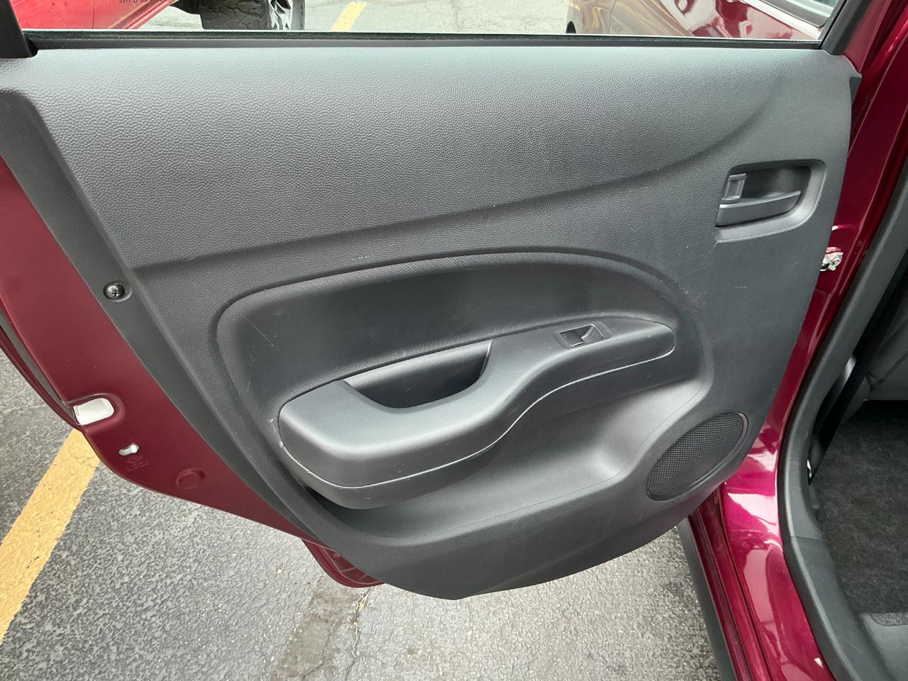 Mitsubishi Mirage ES CVT 2024