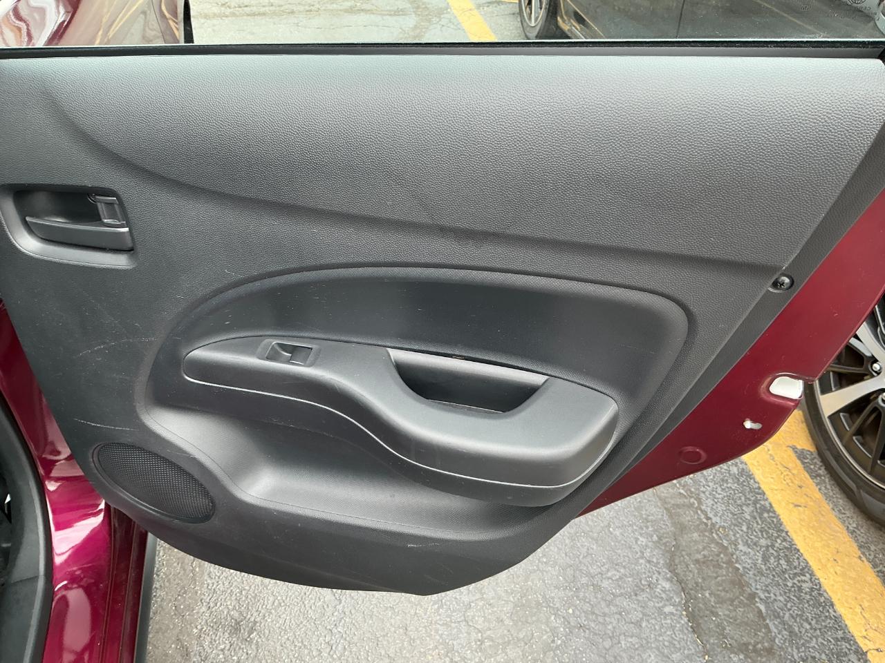 Mitsubishi Mirage ES CVT 2024