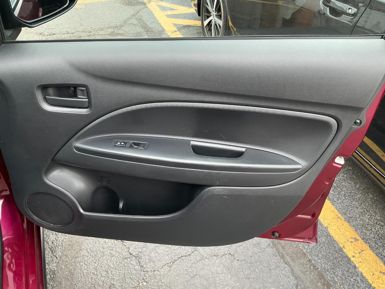 Mitsubishi Mirage ES CVT 2024