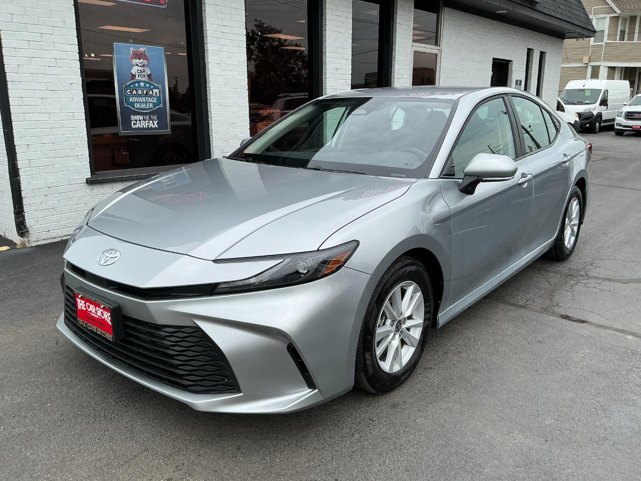 Toyota Camry LE Auto (Natl) 2026