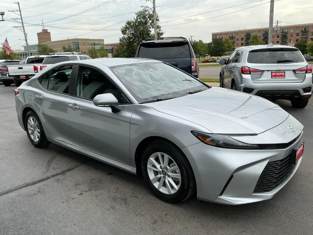 Toyota Camry LE Auto (Natl) 2026