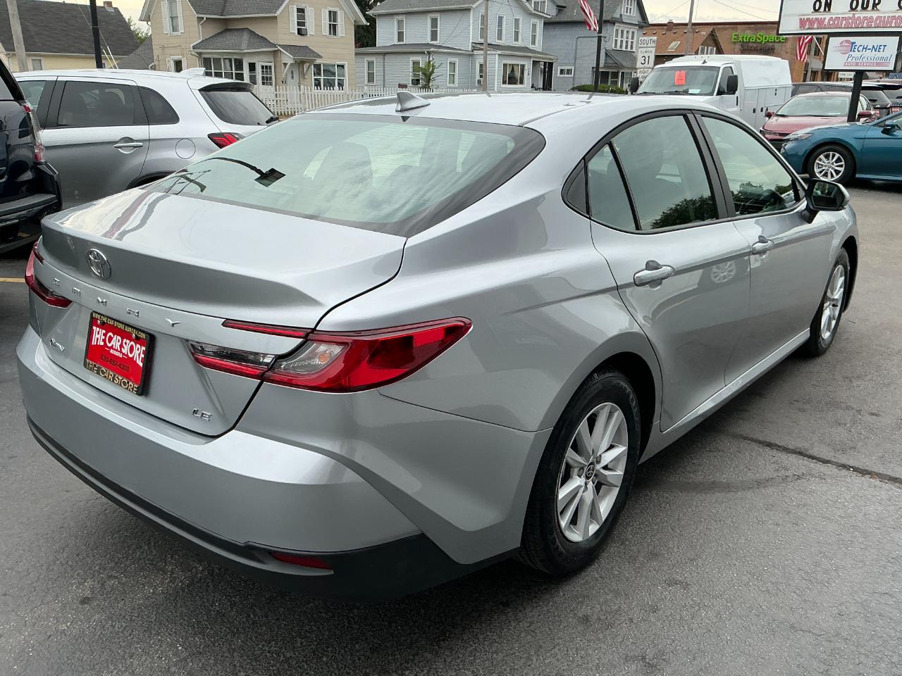 Toyota Camry LE Auto (Natl) 2026