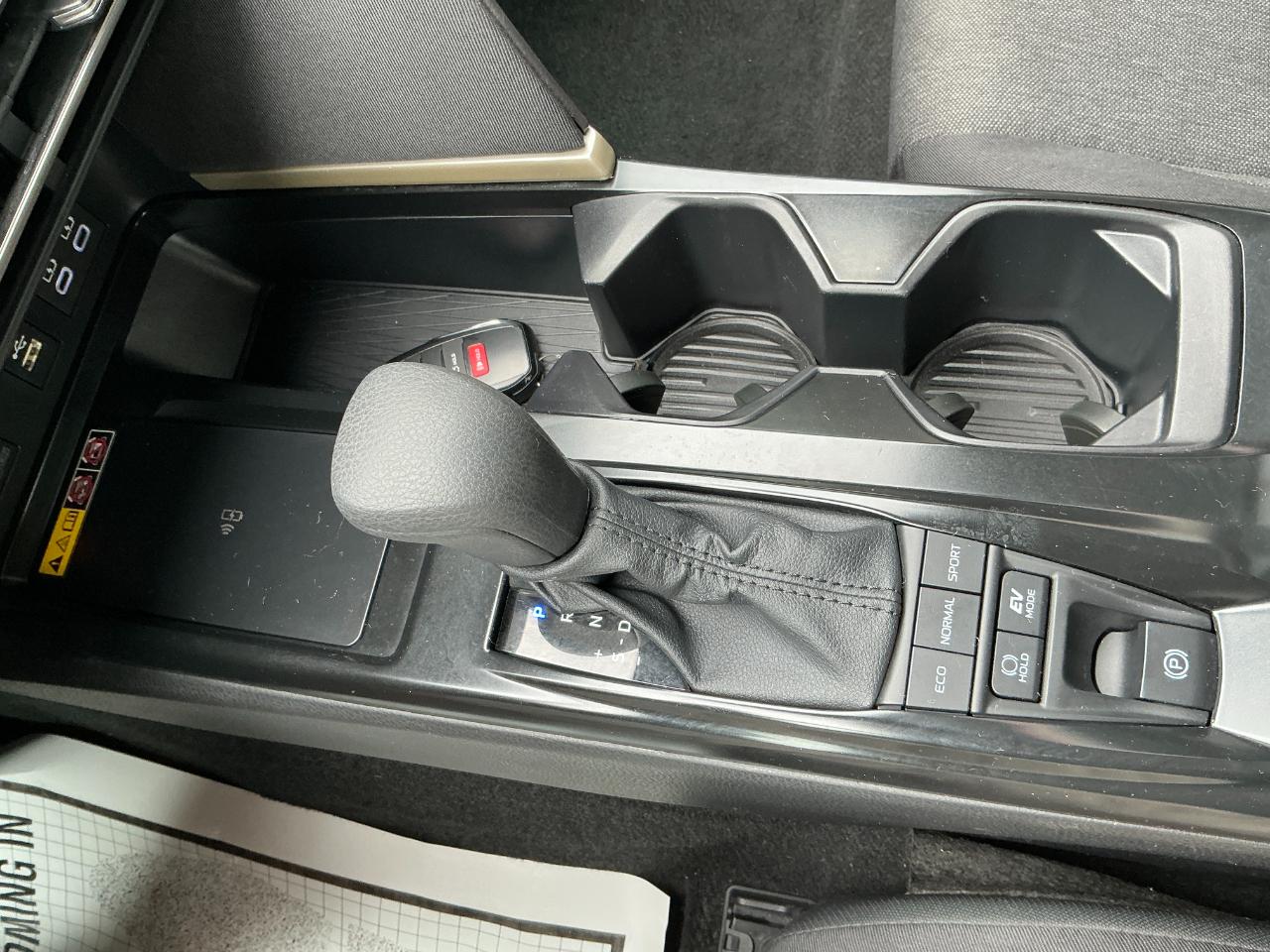 Toyota Camry LE Auto (Natl) 2026