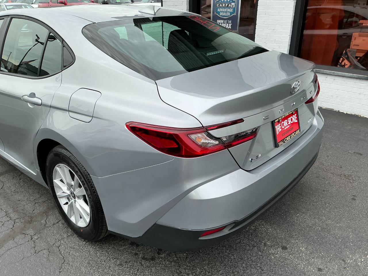Toyota Camry LE Auto (Natl) 2026