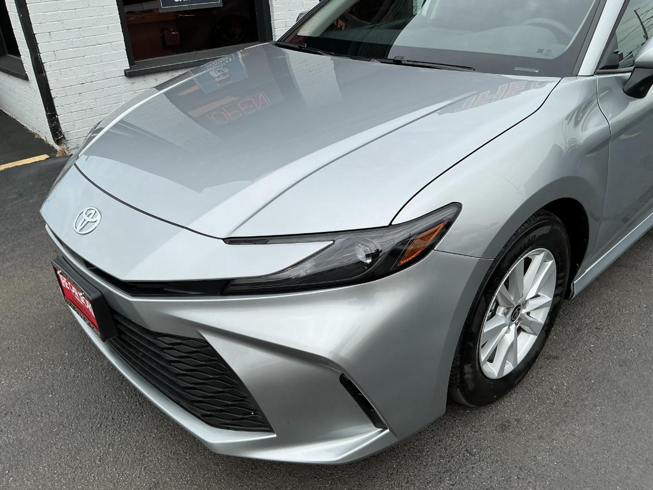 Toyota Camry LE Auto (Natl) 2026