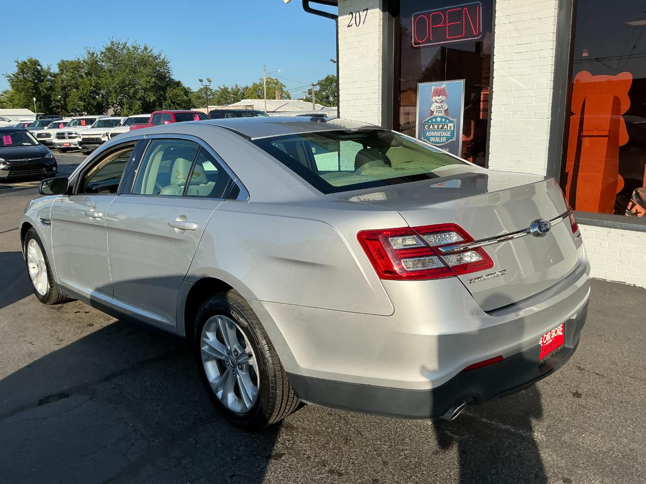 Ford Taurus SE FWD 2017