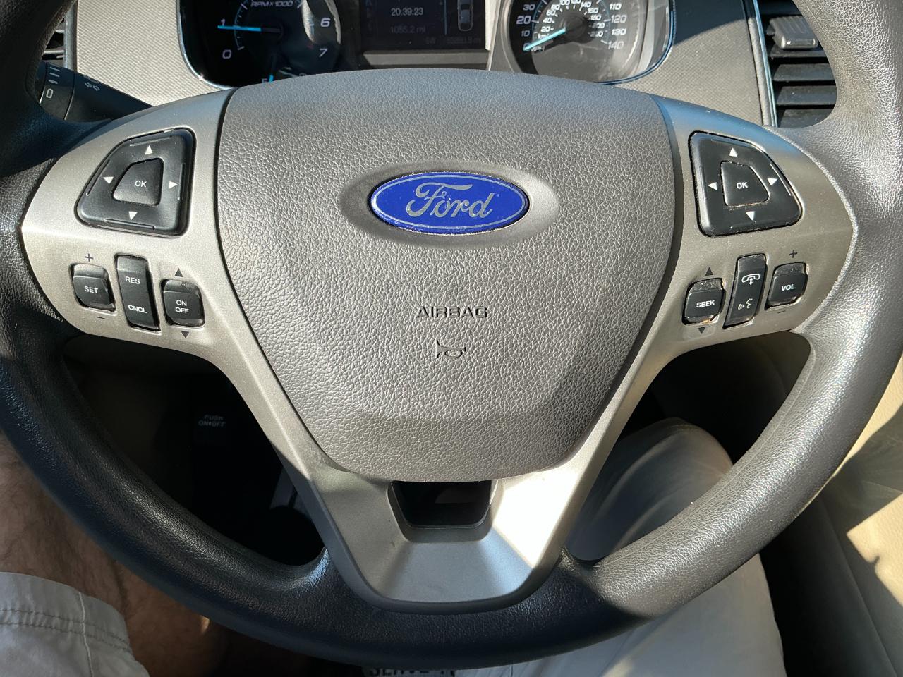 Ford Taurus SE FWD 2017