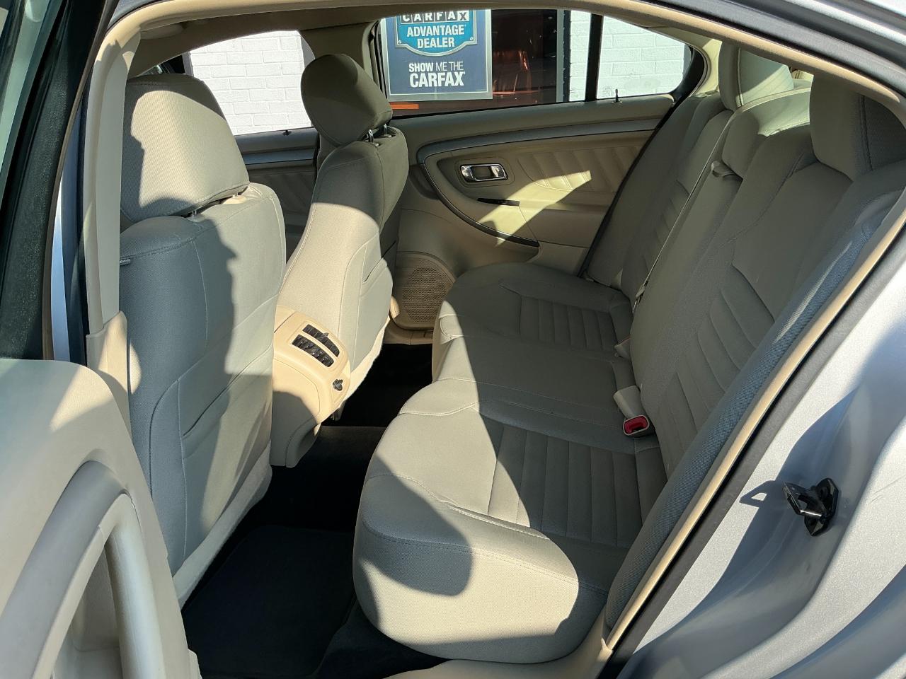 Ford Taurus SE FWD 2017