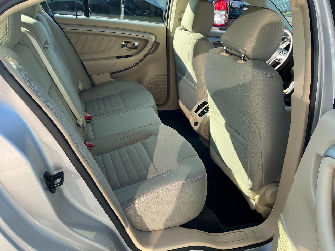 Ford Taurus SE FWD 2017