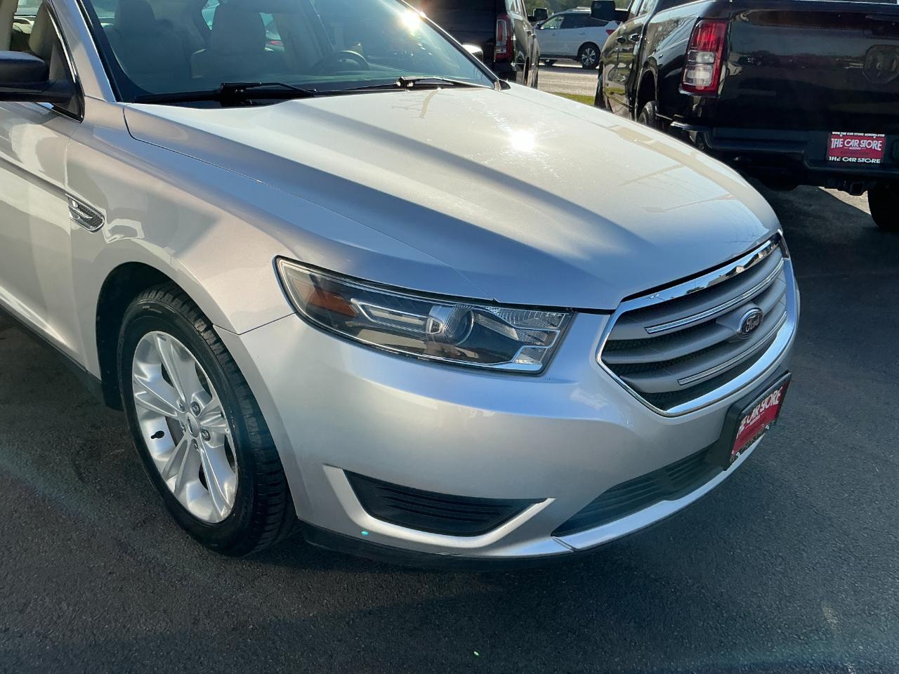 Ford Taurus SE FWD 2017