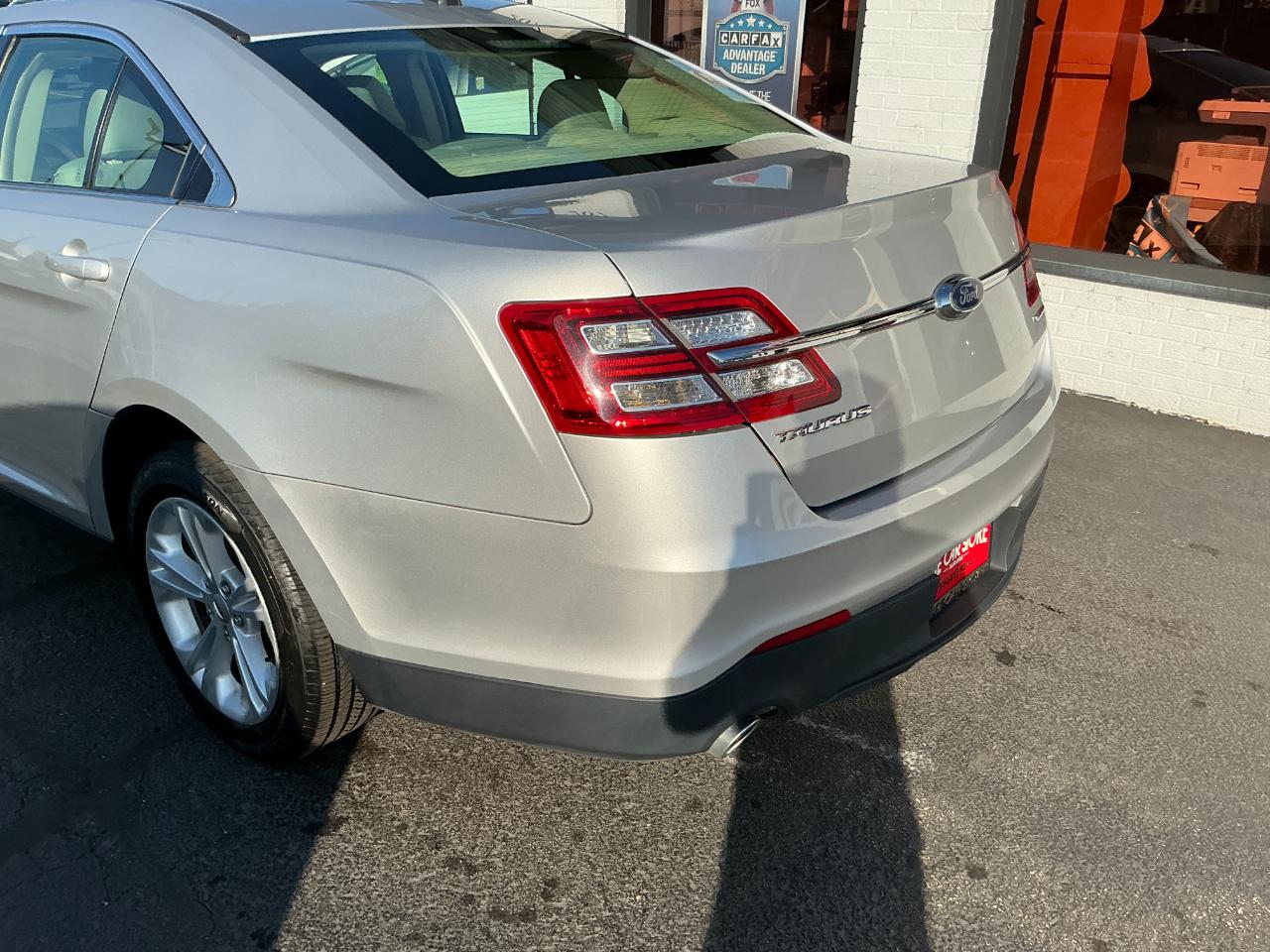 Ford Taurus SE FWD 2017