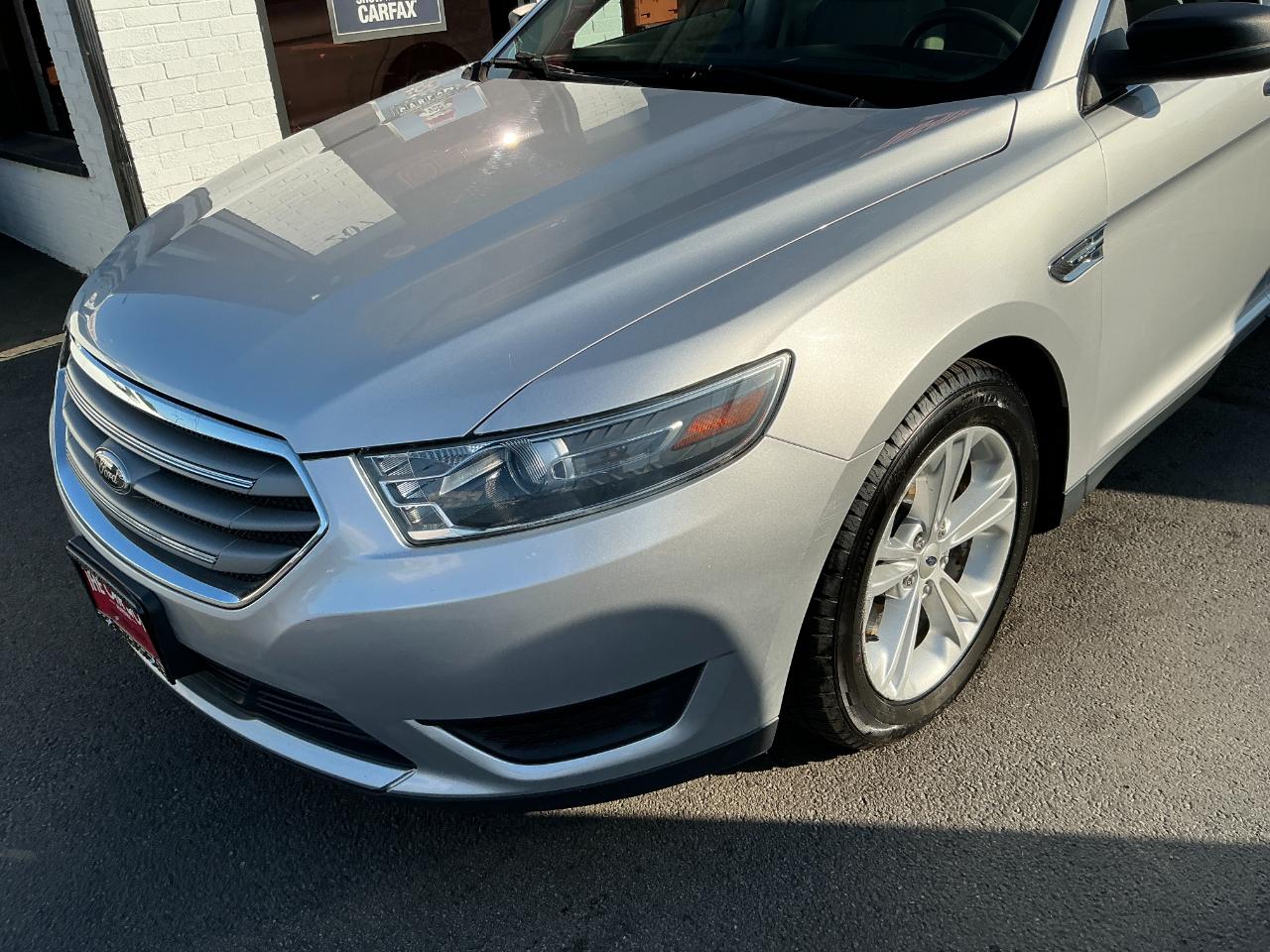 Ford Taurus SE FWD 2017