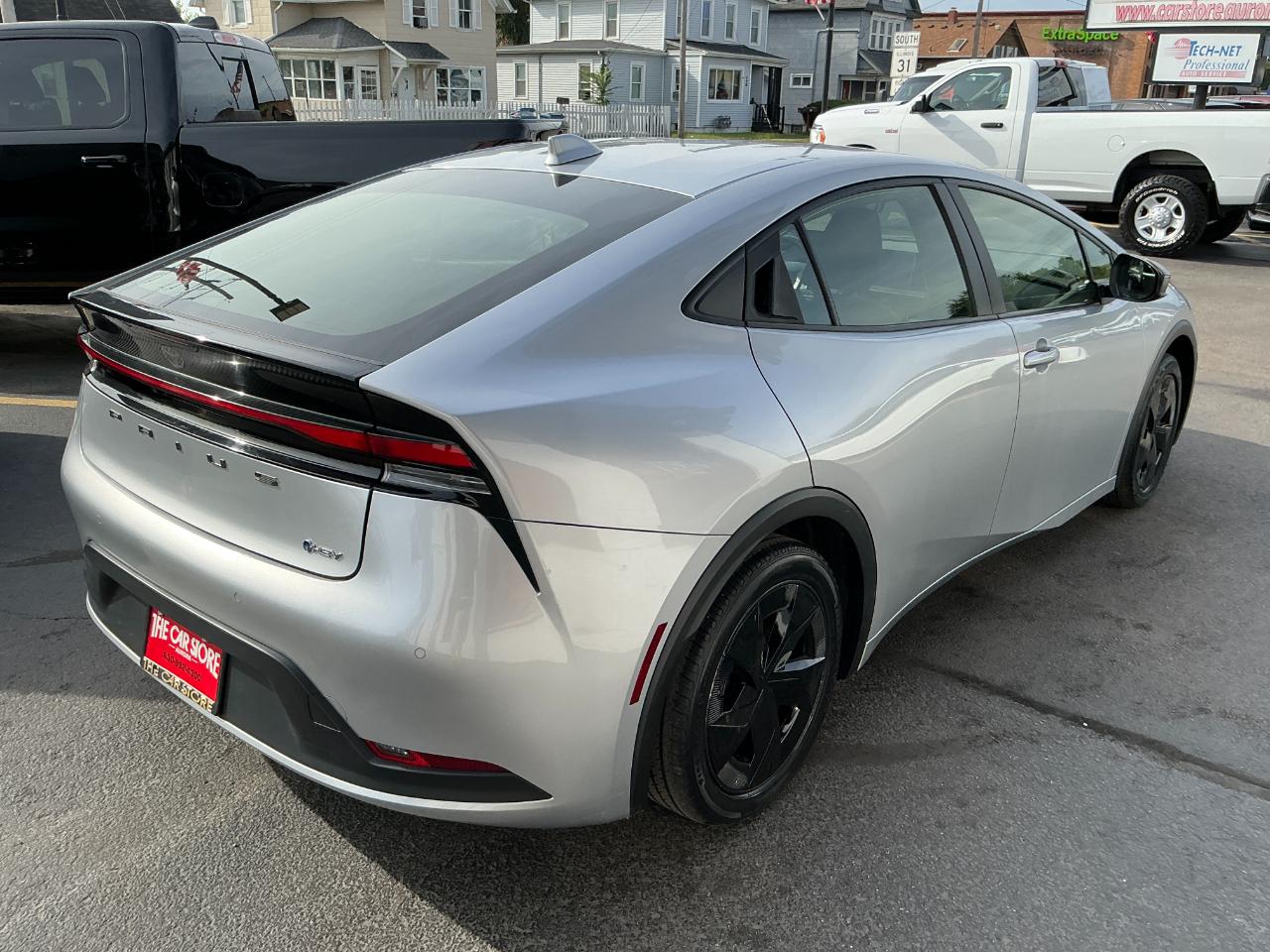 Toyota Prius LE (Natl) 2024