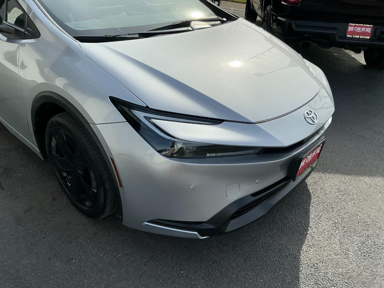 Toyota Prius LE (Natl) 2024