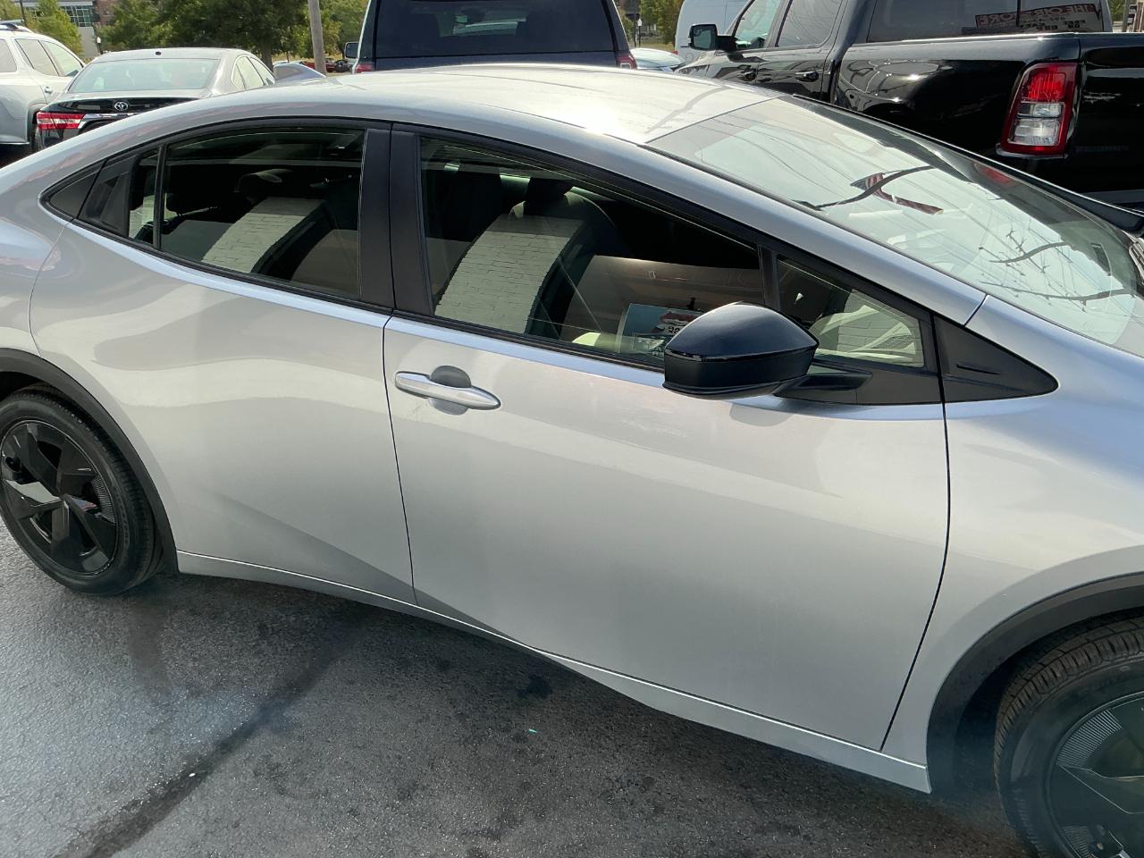 Toyota Prius LE (Natl) 2024